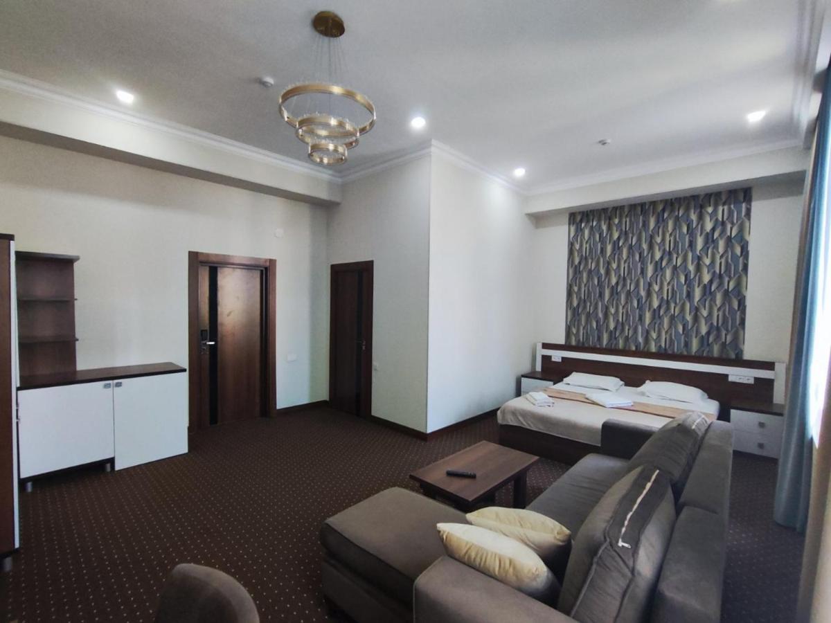 Hotel Markaz Tasken Kültér fotó